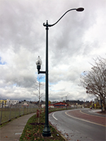 City Street Light - Green Pole